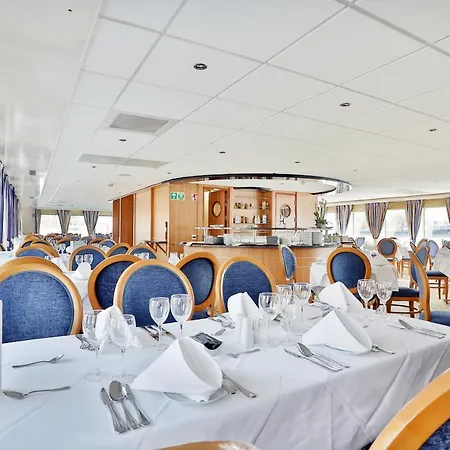 Fairtours Hotelschiff Aurelia**** Botel Dusseldorf