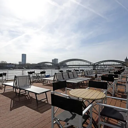 Fairtours Hotelschiff Aurelia**** Botel