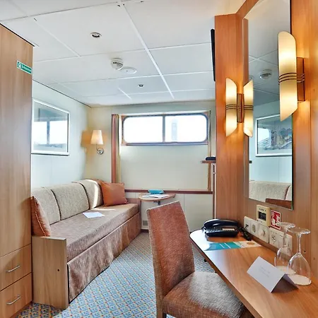 Botel Fairtours Hotelschiff Aurelia**** *